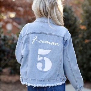 NWOT Chelsea Freeman 5 Denim Jacket
